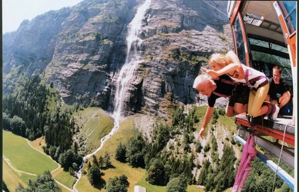 Лама Оле: между медитацията и парашутизма Lama Ole Nydahl