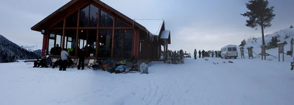 Кожуф, Македония – Това е кръчмето на долна станция, много вкусно готвят : )