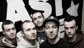 Четири хард-кор групи в подкрепа на бездомните животни