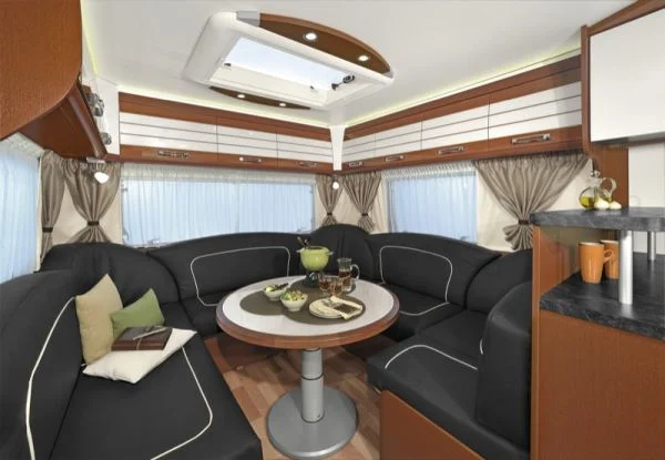 Cara_Eigthy2_Rundsitzgruppe