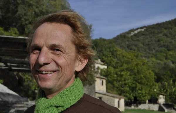 Антоан льо Менестрел – поет на вертикала