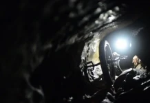 Моносайкъл в пещера