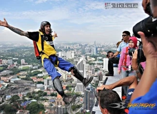 Бейсджъмпърът Крис Макдугъл – Douggs Douggs