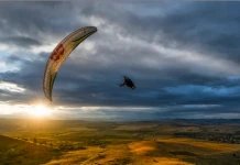 Весо Овчаров – новият световен рекордьор в акробатичния парапланеризъм Red Bull Bird’s Eye