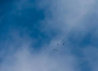 Нов световен рекорд – 16 жени изпълниха масов бейсджъмп едновременно Ian Webb