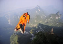 Унгарецът Виктор Ковац загина по време на уингсют полет в Китай Виктор Ковац