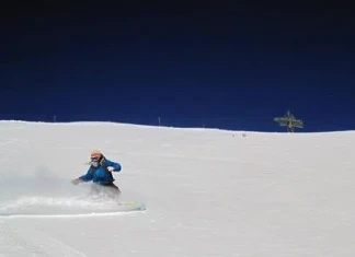 Женският снобоурд филм „Berries Jam“ Женският снобоурд филм "Berries Jam"