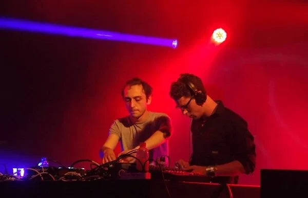 Mr Danolite за шареното празненство Фестивал на цветовете Фестивал на цветовете