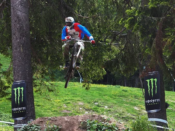 Чужденци завоюваха призовите места в Pamporovo Bike Cup 2014