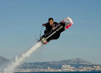 Да се изстреляш над вълните Hoverboard