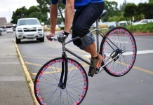 Видео съвети: Как се спира с фикси колело Видео съвети: Как се спира с фикси колело