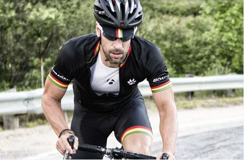 Карайте по-дълго и по-удобно - с колекциите от облекла и аксесоари на BONTRAGER, създадени с мисъл за абсолютния комфорт.