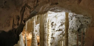 Google Street View влезе в две италиански пещери - Гроте ди Фрасаси