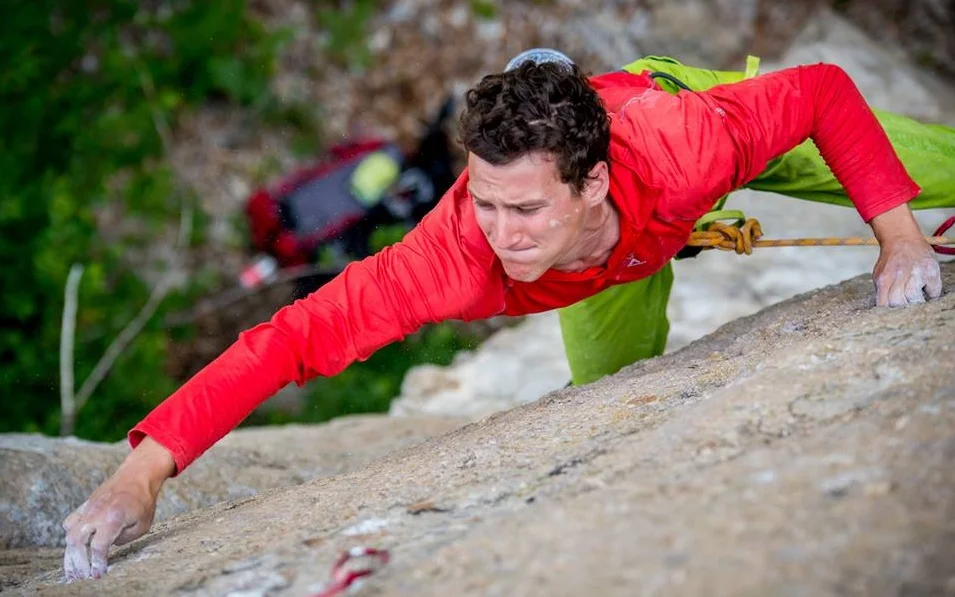 Школата по алпинизъм и катерене с летен курс