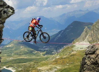 С колело по слаклайн