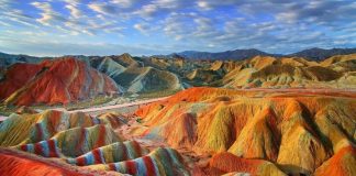 The Rainbow mountain, Китай