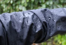 Водоустойчива ли е екипировката ви? waterproofing jacket