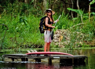 Индиана Джоунс в женски дрехи