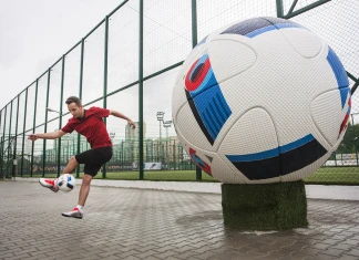 Фрийстайл футбол – танц на въображението с топка