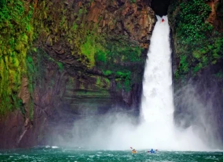 Рафа Ортиз спуска Big Banana Falls