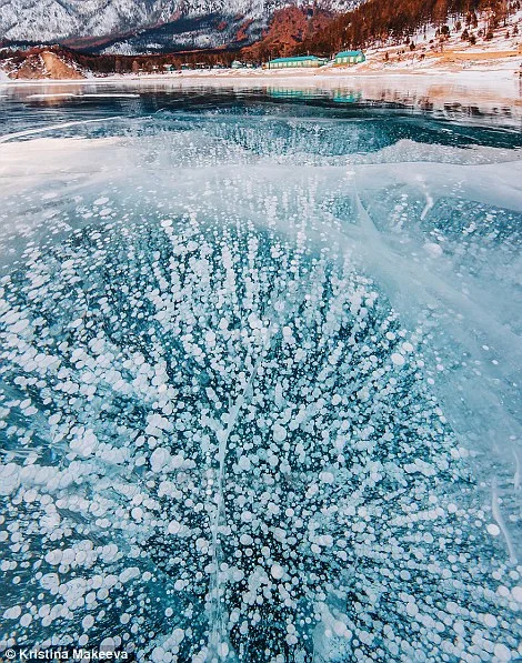 Под повърхността