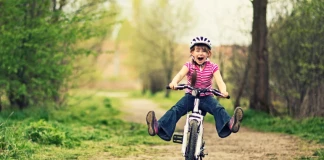 5 причини да заведеш детето си да спортува Дете с колело