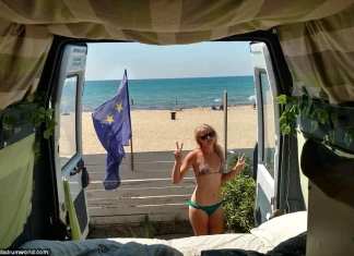 Кемпер от училищен автобус