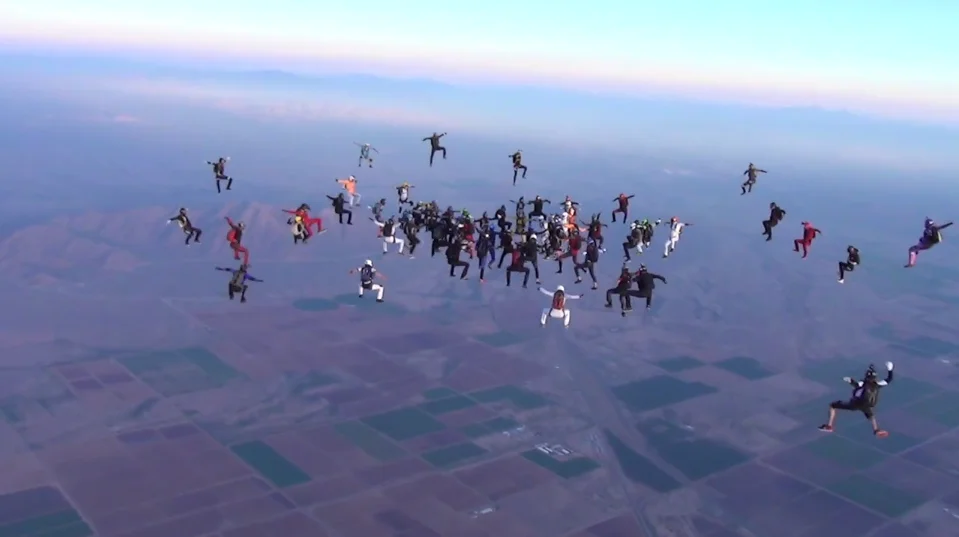 736 скайдайвъри