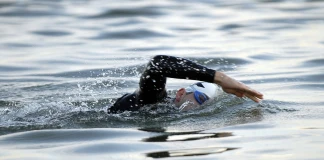 Най-трудните спортове: Плуване в открити води Плуване в открити води