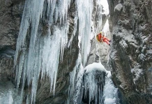 Леден каньонинг в Швейцария Зимен каньонинг