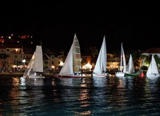 Ветроходно плаване по пълнолуние Ветроходно плаване по пълнолуние