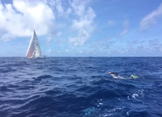 От Япония до САЩ с плуване