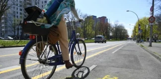 Бъдеще на две колела: Градове от цял свят превръщат големите улици във велоалеи
