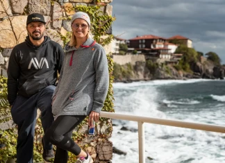 Тодор Спасов и Рияна Ифланд търсят най-добрите места за височинни скокове във вода у нас