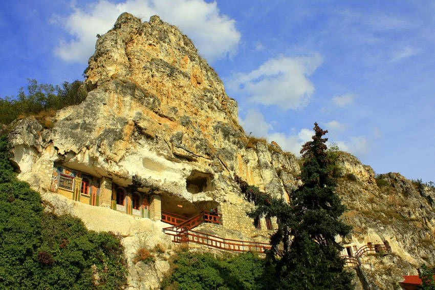 Басарбовски манастир