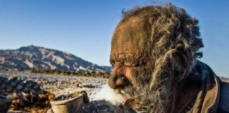 „Най-мръсният човек в света“ почина след като се изкъпа за пръв път от повече от 50 години Аму Хаджи,