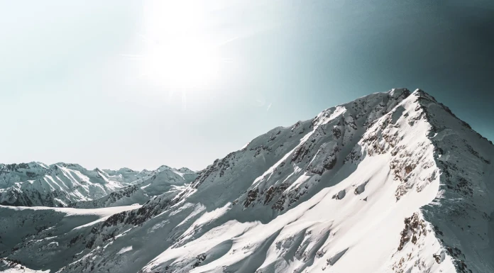 „LIFESTYLE“ на Никола Багаров: една изложба, вдъхновена от любовта към екстремните спортове Кадър от изложбата "LIFESTYLE" на Никола Багаров