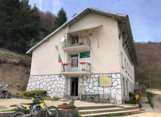 Хижа "Фенера"