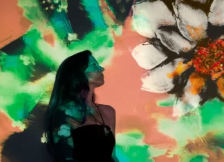 “Изкуство с увреждания: съзнателна синестезия”: Изложбата, която предизвиква сетивата Полина Герасимова