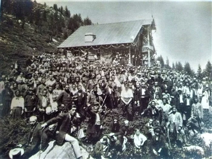 Тържество по повод откриването на първата планинска хижа в България, 2 август 1922г., снимка: "Дупнишка Рила", Явор Тодоров