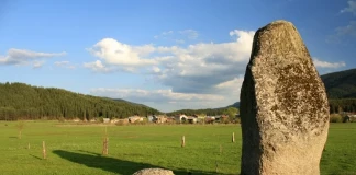 Природните феномени на България: Побит камък (Западни Родопи)