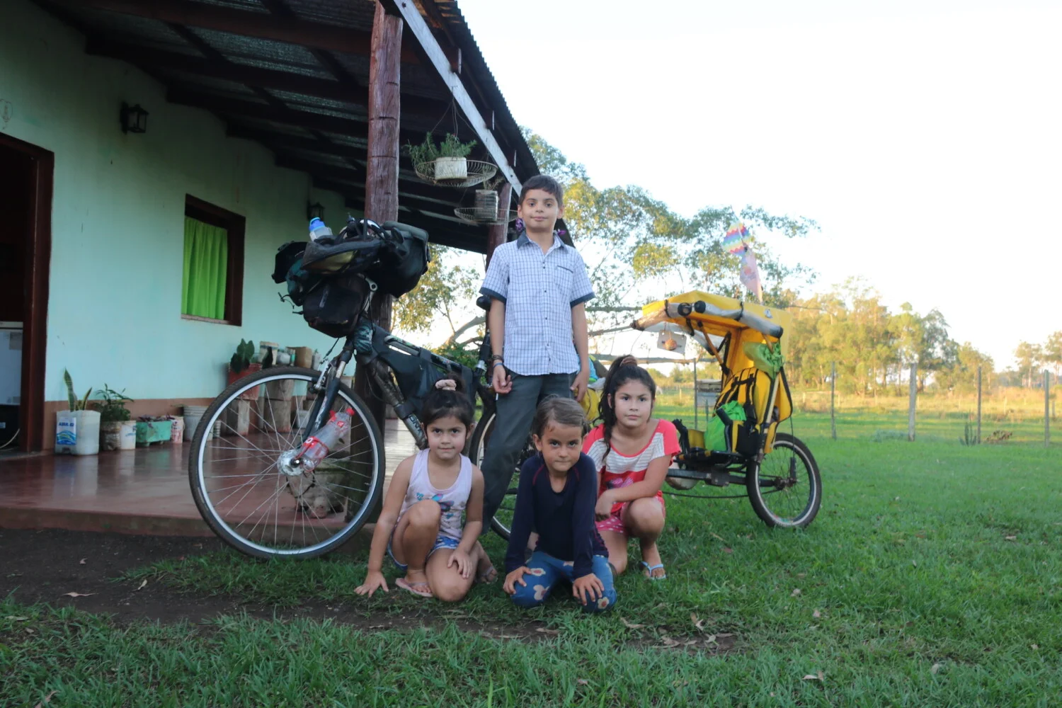 Ева с приятели