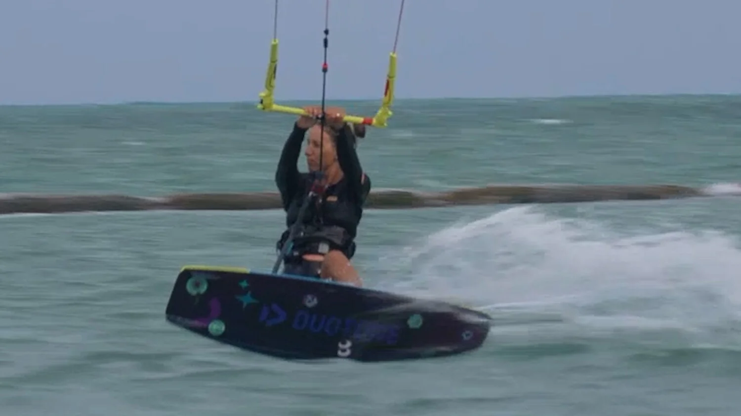 Елизабет Жечева по време на надпреварата по кайтсърф от състезанието Mayan Wind Fest