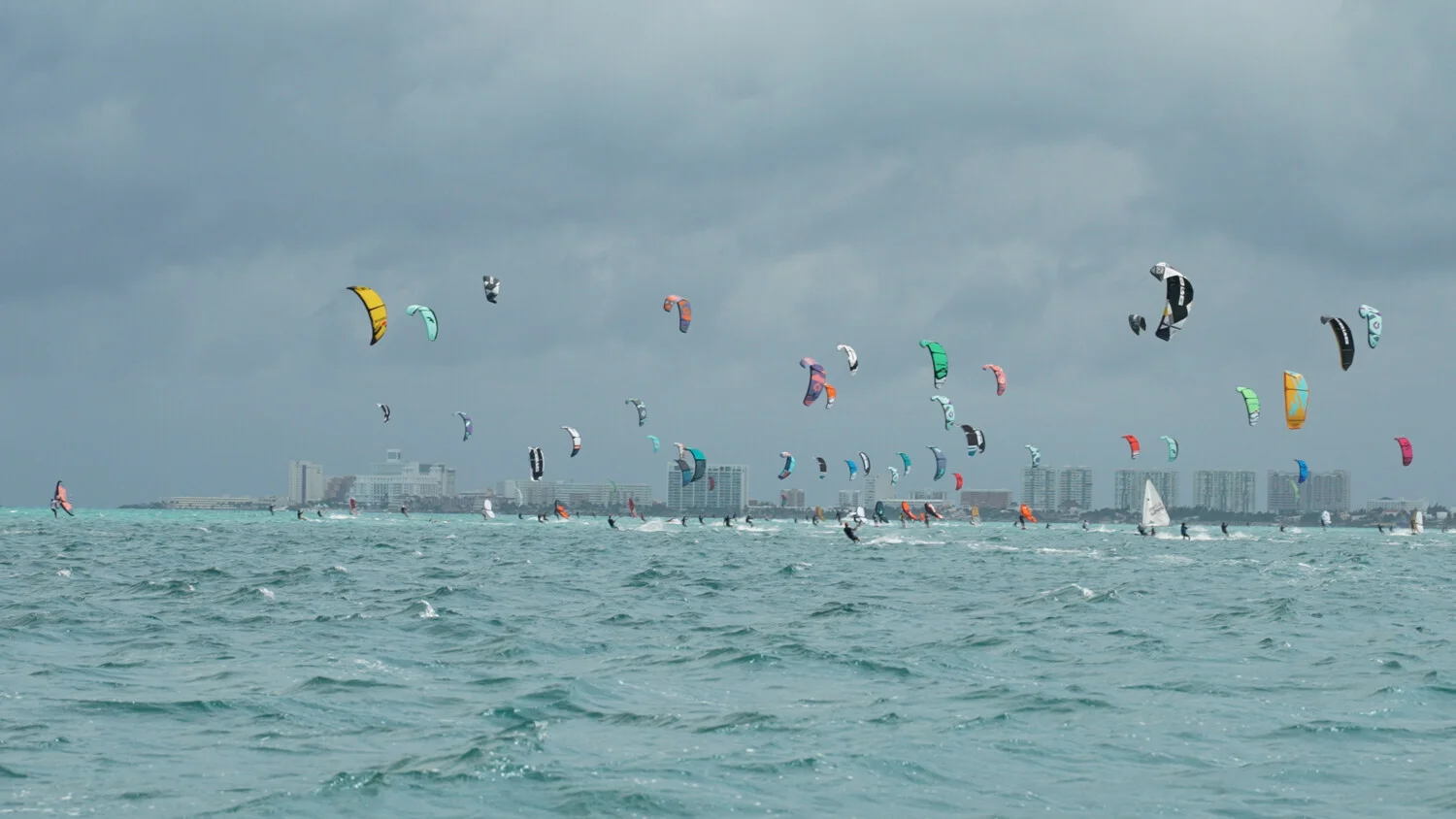 Надпревара по кайтсърф от състезанието Mayan Wind Fest