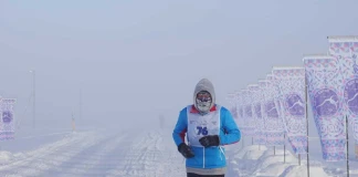 Изследват човешките възможности на маратон при -55°С Кадър от екстремния маратон „Полюсът на студа - Оймякон“
