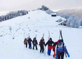 Ден на отворените врати в Националното училище за планински водачи – Черни Осъм Ученици от Националното училище за планински водачи - Черни Осъм на базата на Северен Джендем