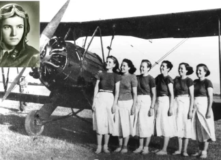 Емилия Гърбова: момичето от Полски Тръмбеш, което управляваше реактивен самолет Емилия Гърбова и съвипускнички