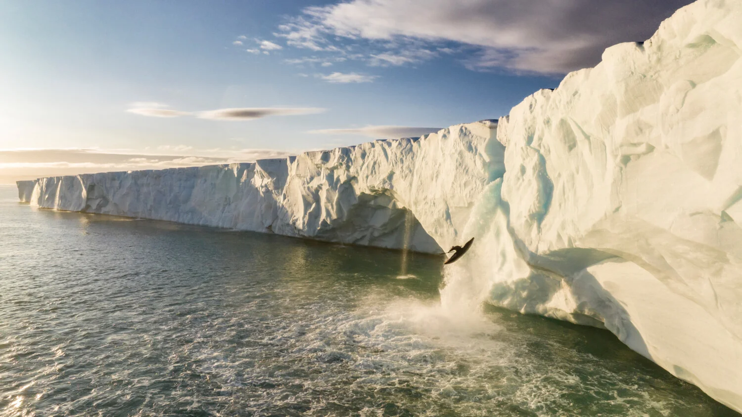 Аниол Серасолсес покорява най-високия ледников водопад в света