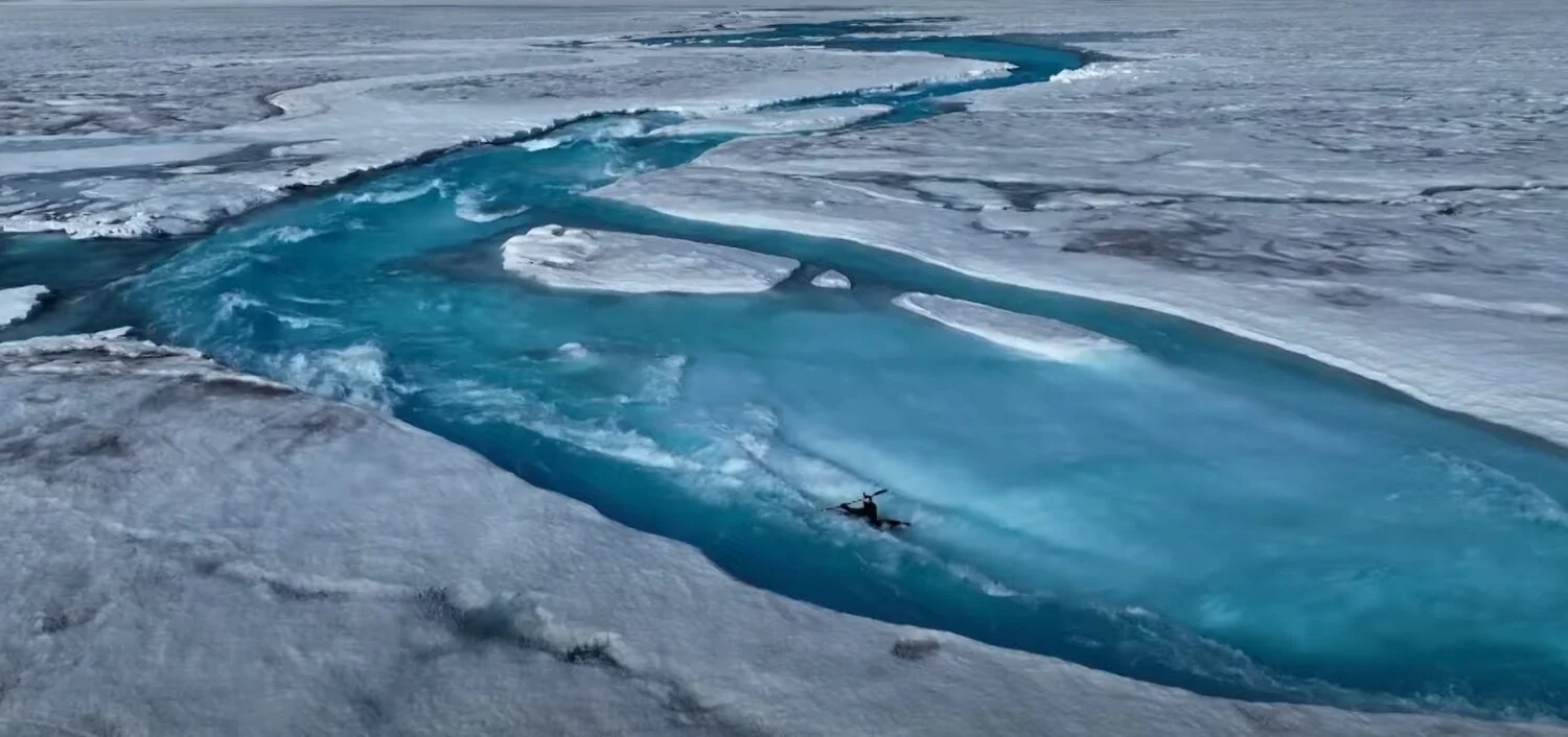 Аниол Серасолсес, с каяк в Свалбард