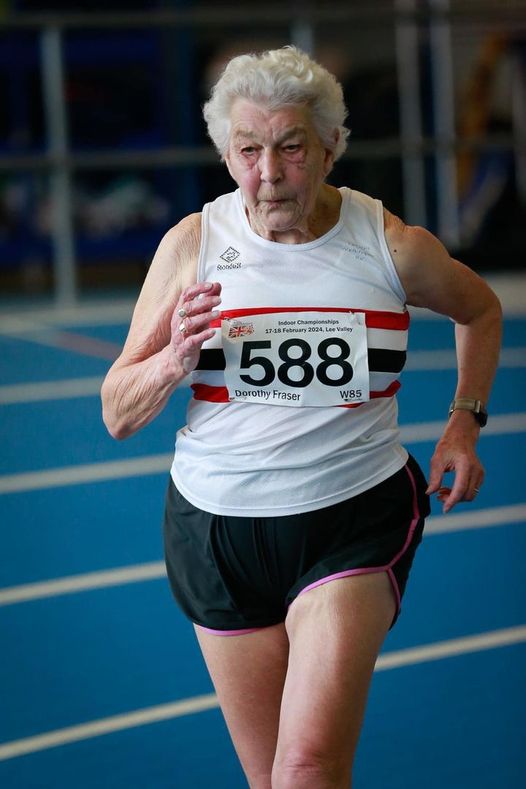Дороти Фрейзър, 87 години, през 2023 г. пробягва 200 метра за 57,14 секунди